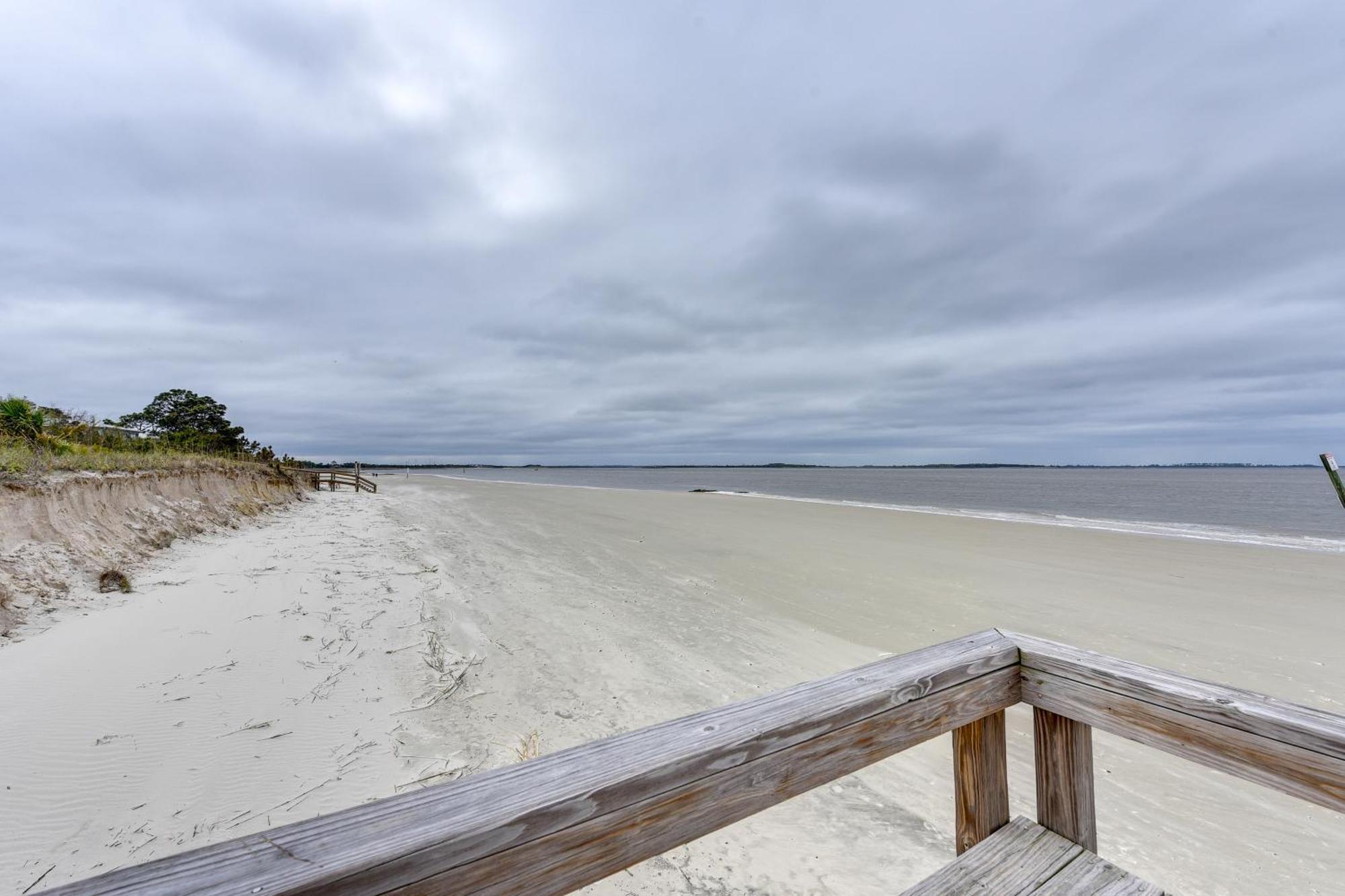 Breezy Tybee Island Condo - 100 Yards From Beach! Exterior photo