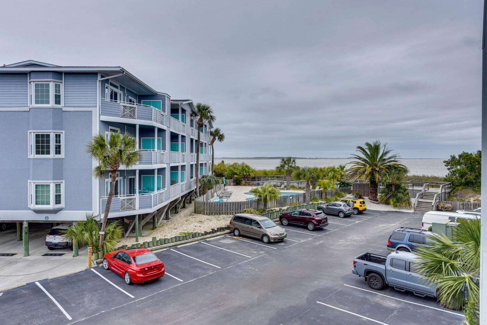 Breezy Tybee Island Condo - 100 Yards From Beach! Exterior photo